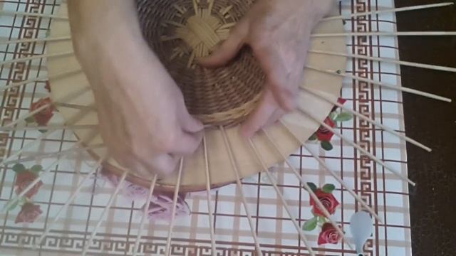 Плету круглое дно с узором "Снежинка" по центру. Часть 3 смотреть онлайн