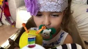 Превратилась в маленькую и хочет играть. Мариша хочет играть. детская история