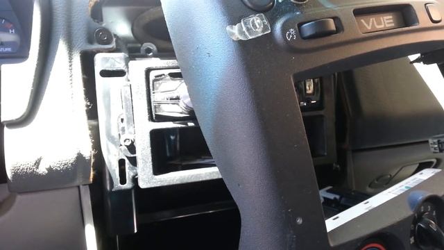 Saturn vue 2003 BCM mounting & removal смотреть онлайн