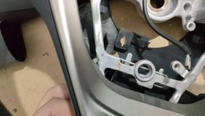 как снять руль с Toyota RAV4