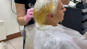 Бежево жемчужный блонд 9.91 . Обесцвечивание желто - коричневых волос, «До» смывка темного цвета