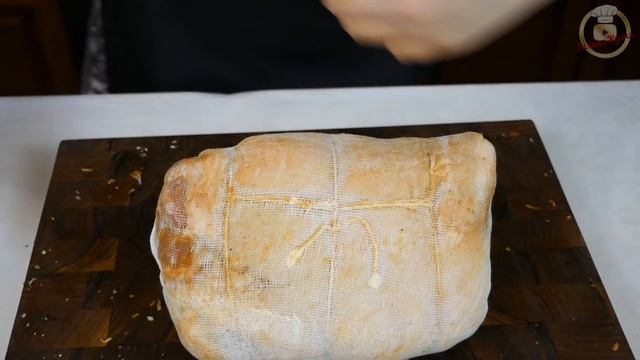 Как разделать РУЛЬКУ.  НОВОГОДНИЙ МЯСНОЙ РУЛЕТ, цыганка готовит.
