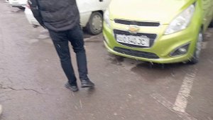 наглый узбек 🤬 авто рынок в Ташкенте купили Genesis?? дорогие авто в Узбекистане 😰 откуда? и цены😱