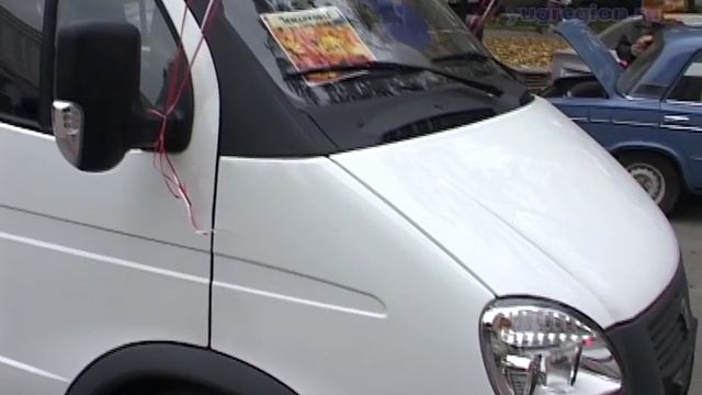 Двум многодетным семьям вручили по микроавтобусу смотреть онлайн