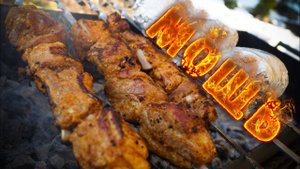 Грудинка с картошкой на шампурах