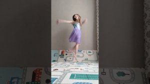 Поёт Таисия😂якобы...😃🥰🧚♀️