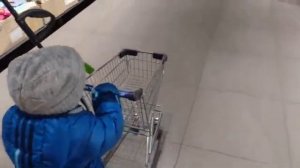 3-летний ребенок в магазине. Когда мама - психолог....