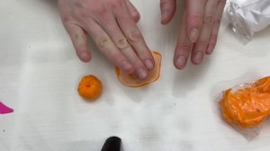 Мандаринка из легкого пластилина. #видеолепка