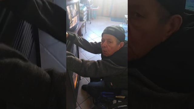 Дедушка Чичо не хочет пить таблетку. смотреть онлайн