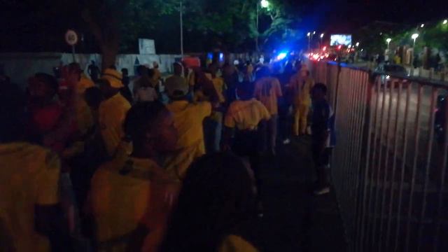 Mamelodi Sundowns 3 - 0 Petroleos de Luanda (Fans Celebrating: Sicela Uxolo Nothando) смотреть онлайн