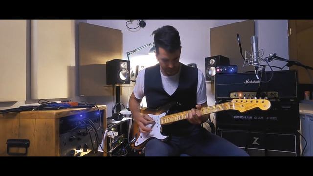 1970 Marshall JMP 50W Bass with '54 70 Anniversary Limited CS Fender Stratocaster смотреть онлайн