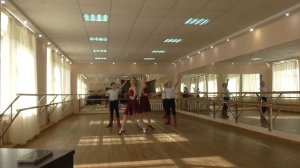 Народный танец 6 класс - русская комбинация с поклоном.