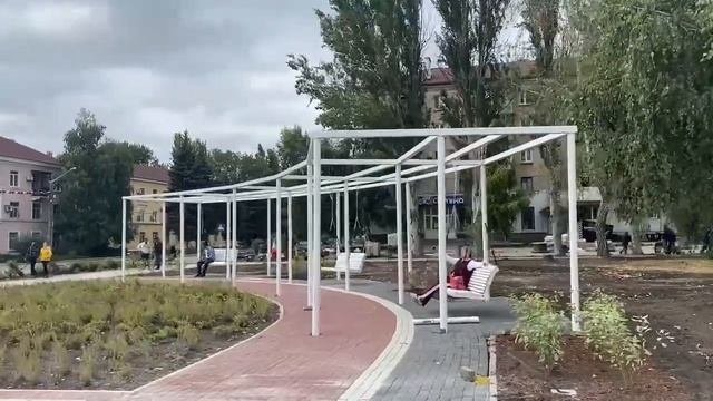 Донецк обл. В Харцызске завершается реконструкция бульвара Шевченко и площади Ленина.
