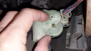 Сервопривод отопителя/печки Додж Стратус 2005 год, не регулируется температура, не греет печка.