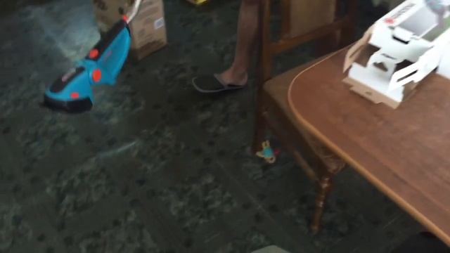 Аккумуляторные ножницы для травы Gardena ComfortCut Часть1 Кусторез смотреть онлайн