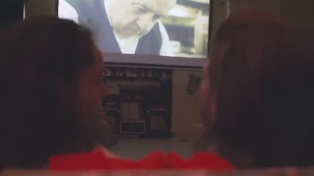 Сын собирал вещи старенькой мамы, чтобы отвезти ее в старческий дом и нашел документы об усыновлени смотреть онлайн