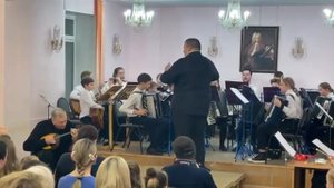 Играет Александр Цыганков с оркестром Гендель -гармоника.