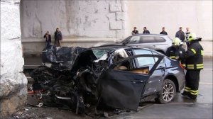 «BMW» врезался в бетонную опору ж/д моста (22.05.16.)