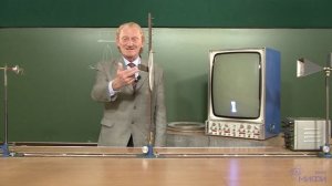 6. Волны и оптика. Трехсантиметровые волны: пятно Пуассона.mp4