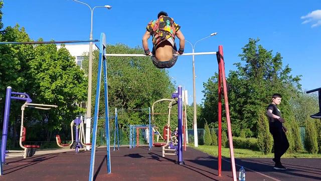 Тренировка крутых элементов на турнике|Крутые Связки|Редкие и красивые элементы на турнике|SESH смотреть онлайн