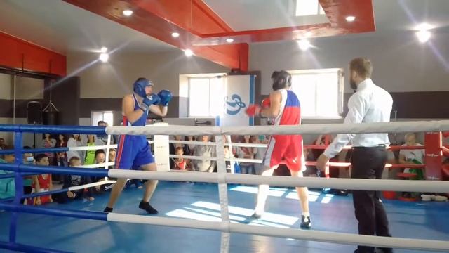 Боксеры г.Николаевск быстрый бой смотреть онлайн