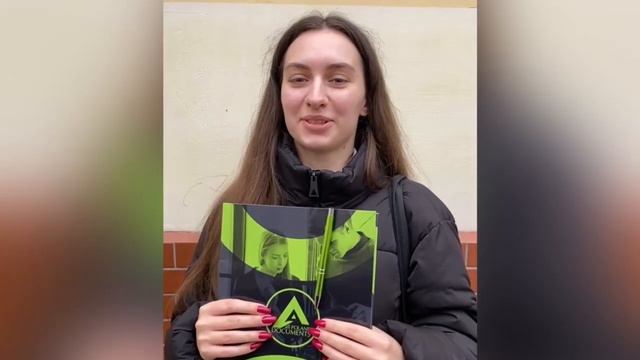 Красная печать в паспорте стоит, а значит - можно легально пребывать в Польше без продления визы ✅ смотреть онлайн