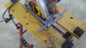 Обзор Циркулярная пила Зубр 1600 Вт 65 мм