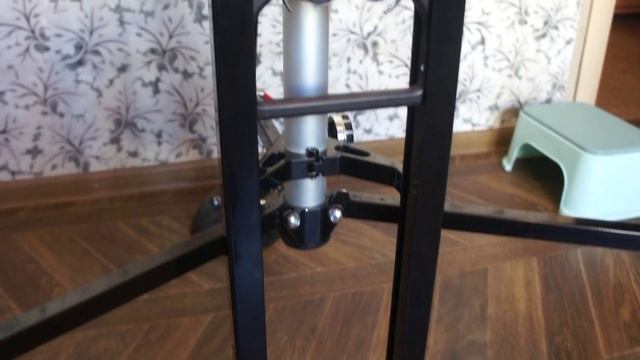 Штатив для тяжёлого оборудования с механизмом быстрого подъёма - опускания. смотреть онлайн