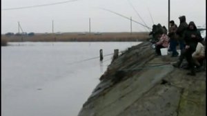 Рыбалка в Бриньковской на шлюзах. 2014.02.21.