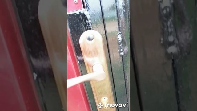Металлические ворота.