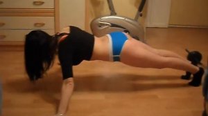 Отжимания в положении Локти в Стороны.