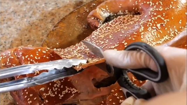 Слюнки текут! популярные тайские уличные мясные блюда, приготовленные на гриле.