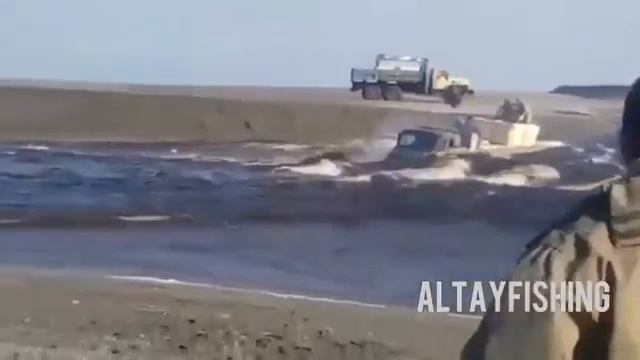 Переправа через бурную реку вброд на КамАЗе!