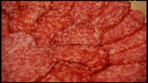 Как подавать сырокопченую  колбасу без вреда?