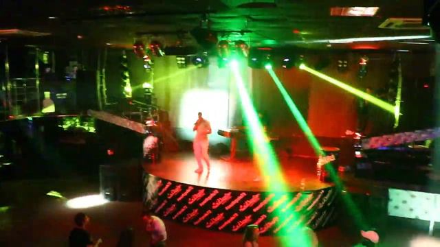 В ночном клубе Байконур смотреть онлайн