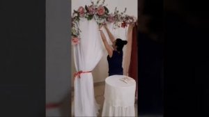 Оформление арки из искусственных цветов (обучение)