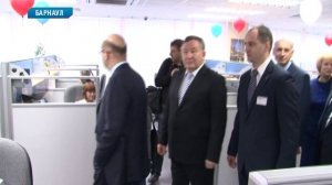 Губернатор Александр Карлин принял участие в открытии сервисного центра ВТБ24 в Барнауле 