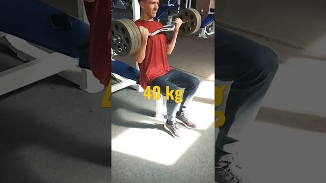 подъем на бицепс сидя с колен 40кг #armwrestling