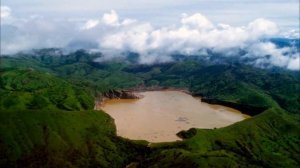 Самые опасные реки и озёра мира к которым лучше не подходить❗️