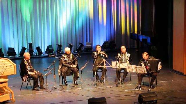 Квартет дудуков и баян  Фрагмент концерта в Кондопоге смотреть онлайн