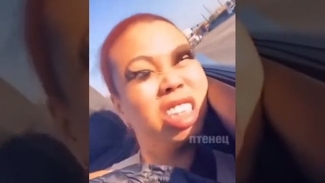 Нарощенные ресницы прикол