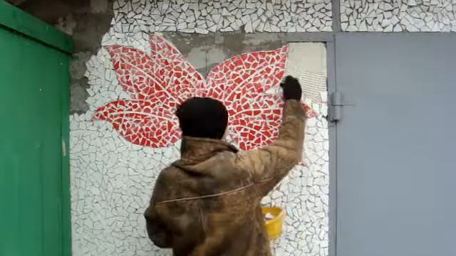 Мазайка из разбитой плитки на стену СВОИМИ РУКАМИ. смотреть онлайн