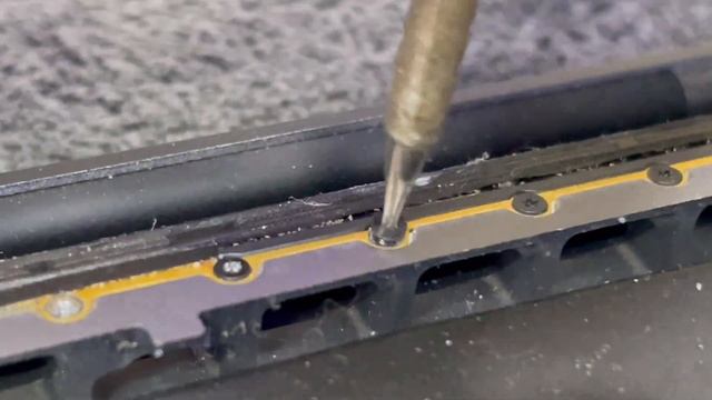 Macbook Pro flexgate repair: No backlight when moving lid, walkthrough on how to fix it смотреть онлайн