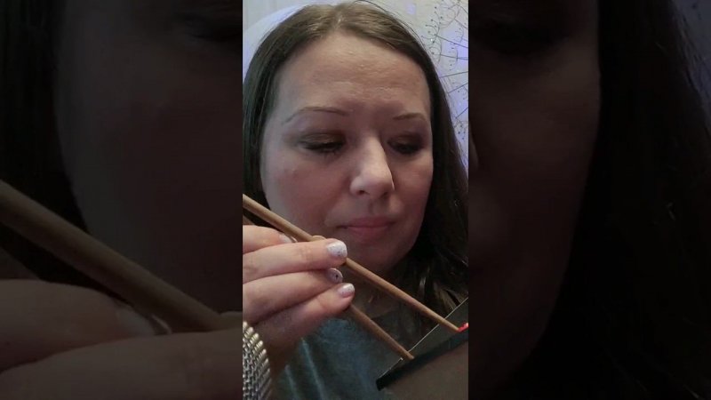 Роллы удобнее кушать ручками #асмр #итинг #рек #мукбанг #mukbang #eating #роллы