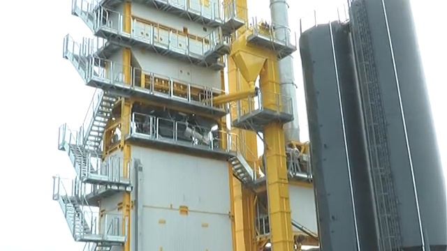 В Дергачах открыли асфальтный завод