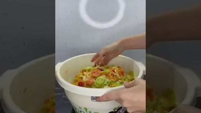 САЛАТ ИЗ ЗЕЛЕНЫХ ПОМИДОР