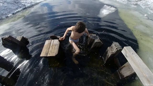 Короче говоря, пляжный сезон в режиме самоизоляции и карантина. В Мурманске. смотреть онлайн