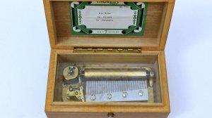 Прекрасная Большая Музыкальная Шкатулка с Тремя Мелодиями Швейцарский Заводной Механизм