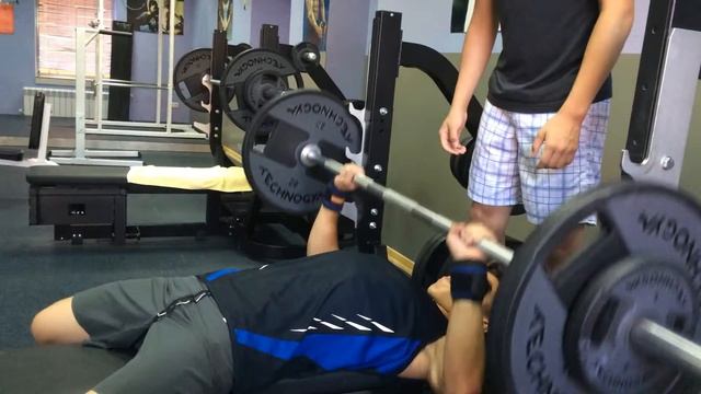 жим лежа 70кг. смотреть онлайн