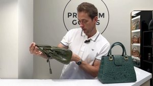 Отличие натуральной кожи крокодила от подделки | PREMIUM GOODS